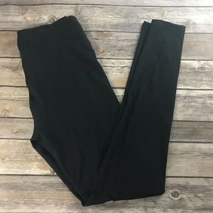 LuLaRoe Solid Black Leggings NWOT Size One Size